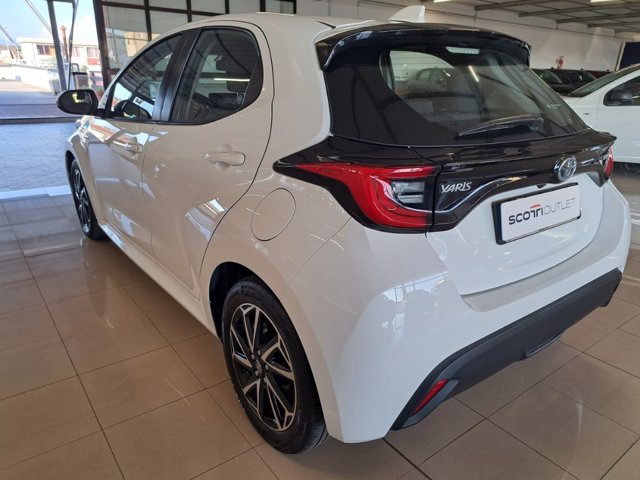 TOYOTA Yaris 1.5h trend