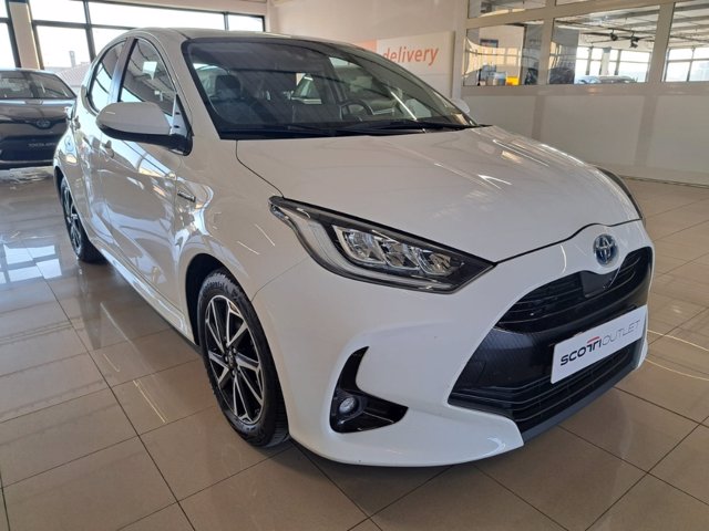 TOYOTA Yaris 1.5h trend