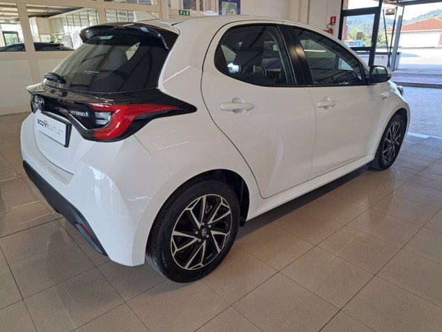 TOYOTA Yaris 1.5h trend
