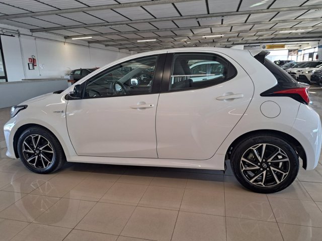 TOYOTA Yaris 1.5h trend