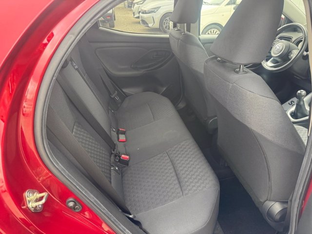 TOYOTA Yaris 1.0 dynamic