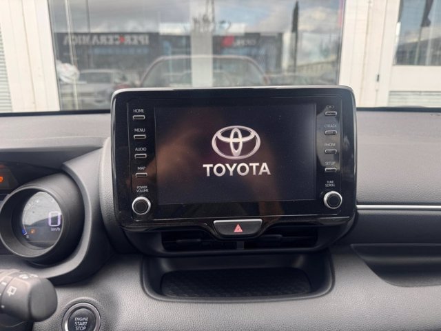 TOYOTA Yaris 1.0 dynamic