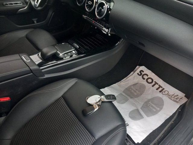 MERCEDES A 180 d sport auto
