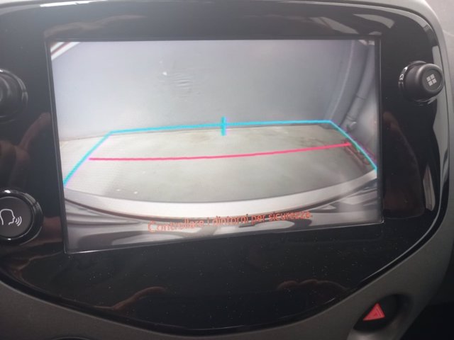 TOYOTA Aygo 5p 1.0 x-play 72cv