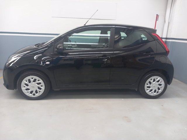 TOYOTA Aygo 5p 1.0 x-play 72cv