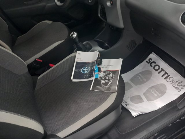 TOYOTA Aygo 5p 1.0 x-play 72cv