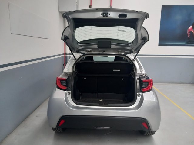 TOYOTA Yaris 1.5h trend