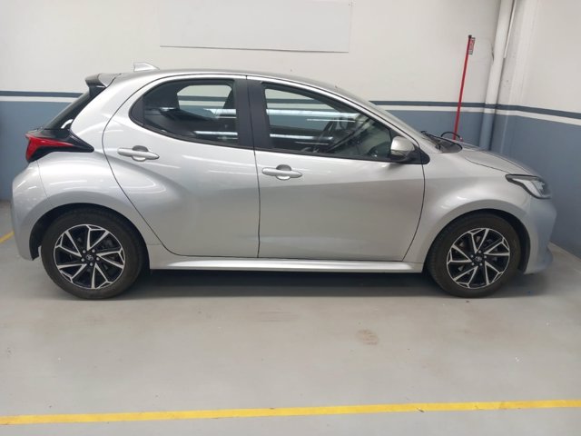 TOYOTA Yaris 1.5h trend