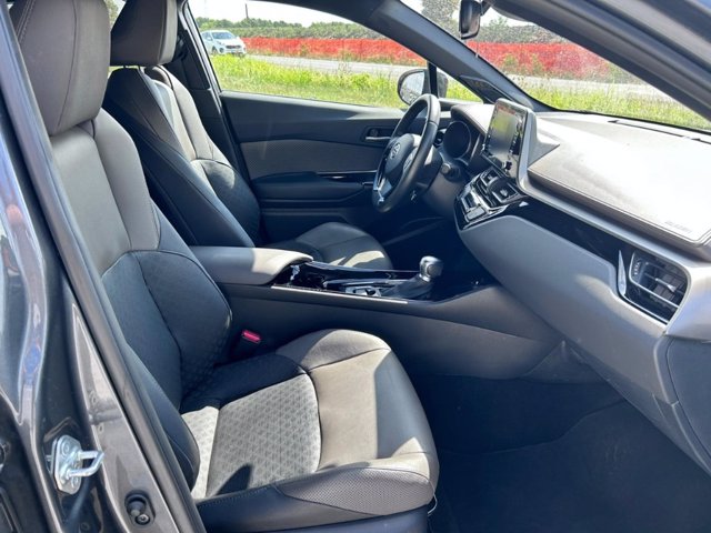 TOYOTA C-hr 1.8h lounge e-cvt