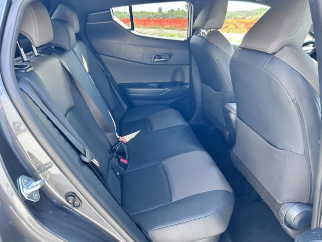 TOYOTA C-hr 1.8h lounge e-cvt