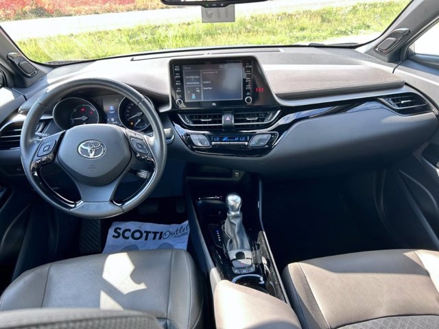 TOYOTA C-hr 1.8h lounge e-cvt