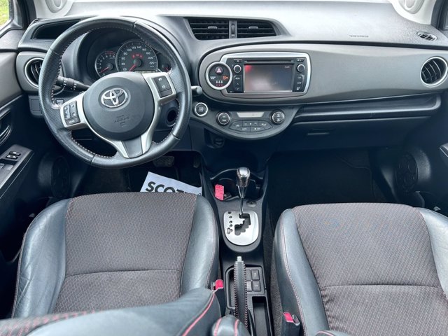 TOYOTA Yaris 5p 1.3 style (s&s) multidrive s (cvt)
