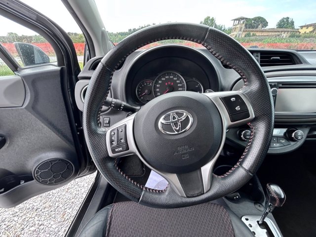 TOYOTA Yaris 5p 1.3 style (s&s) multidrive s (cvt)