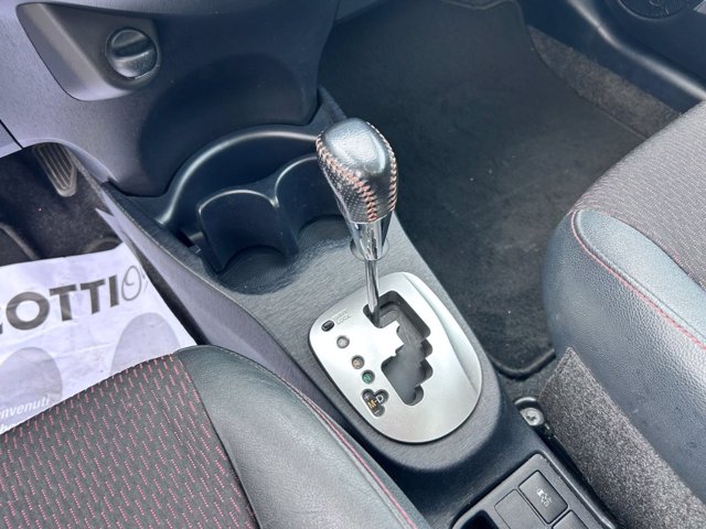 TOYOTA Yaris 5p 1.3 style (s&s) multidrive s (cvt)