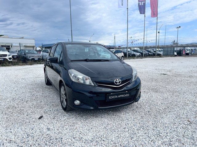 TOYOTA Yaris 5p 1.3 style (s&s) multidrive s (cvt)