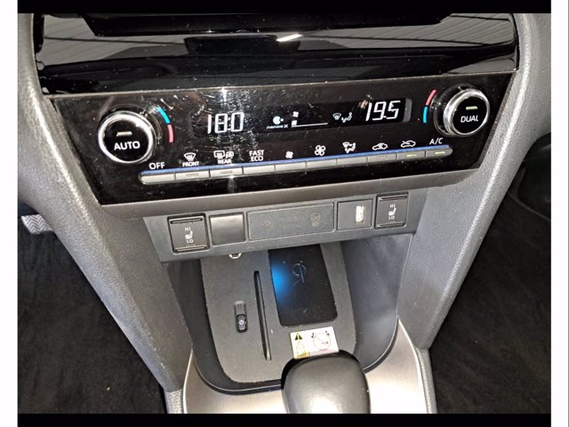 TOYOTA Yaris cross 1.5h lounge fwd 116cv e-cvt