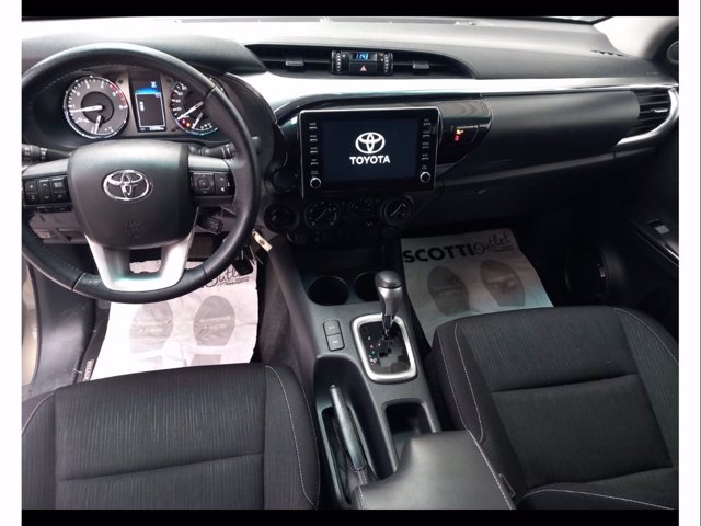 TOYOTA Hilux 2.4 d-4d c&c 4x4 comfort