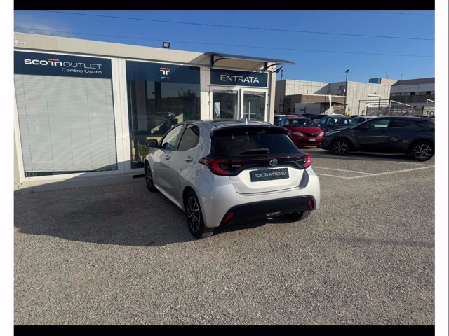 TOYOTA Yaris 1.5h lounge