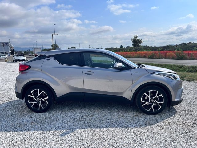 TOYOTA C-hr 1.8h trend 2wd e-cvt