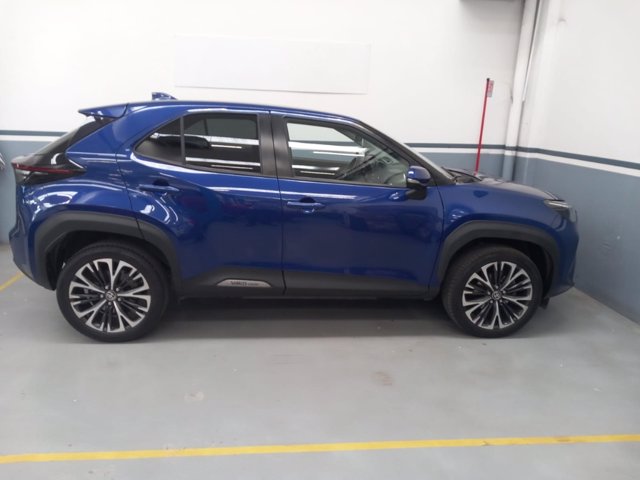 TOYOTA Yaris cross 1.5h lounge fwd 116cv e-cvt
