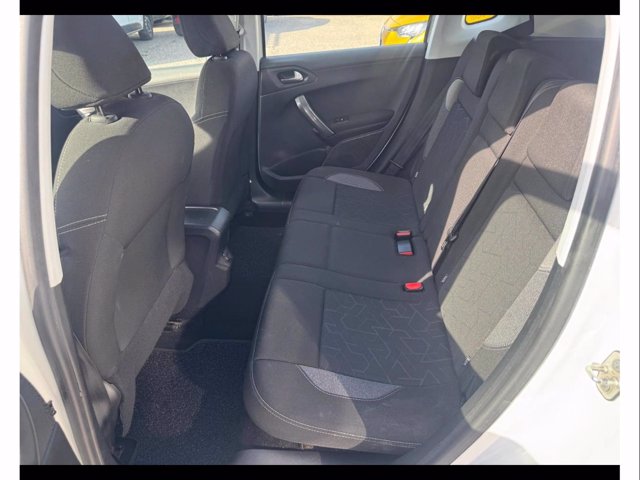 PEUGEOT 2008 PureTech 82 Active