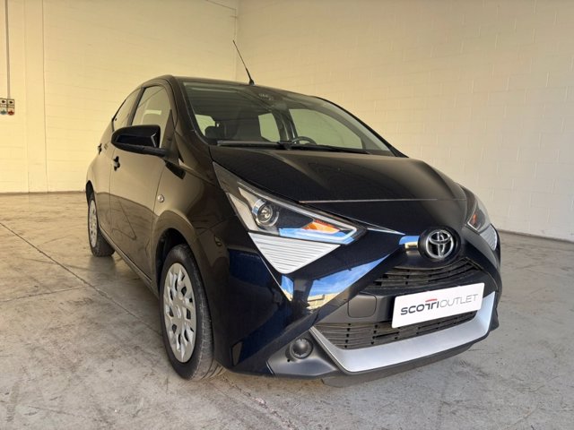 TOYOTA Aygo 5p 1.0 x-play 72cv