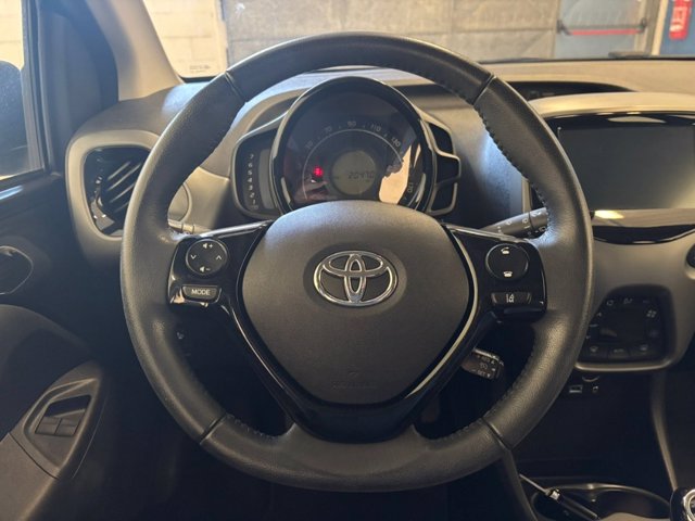 TOYOTA Aygo 5p 1.0 x-play 72cv