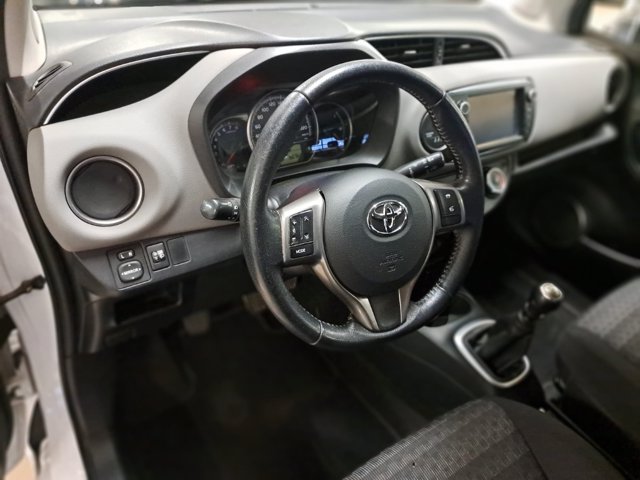 TOYOTA Yaris 1.3 5 porte Trend "Red Edition"