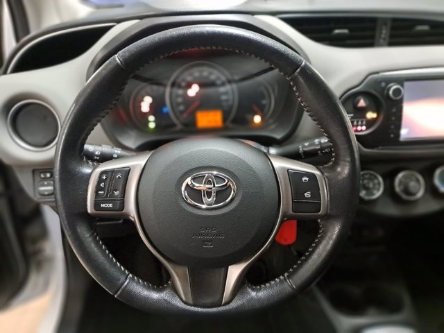 TOYOTA Yaris 1.3 5 porte Trend "Red Edition"