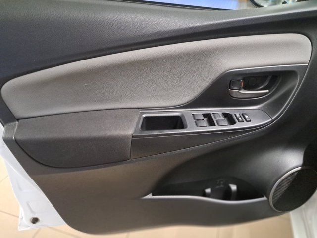 TOYOTA Yaris 1.3 5 porte Trend "Red Edition"