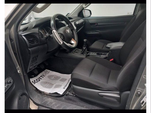 TOYOTA Hilux 2.4 d-4d c&c 4x4 comfort