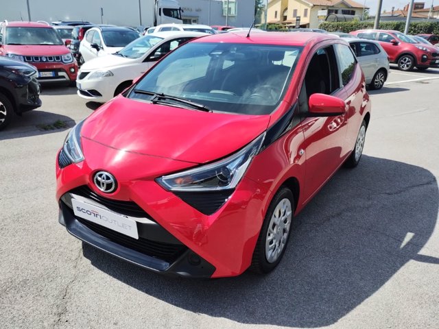 TOYOTA Aygo 5p 1.0 x-play m-mt 72cv