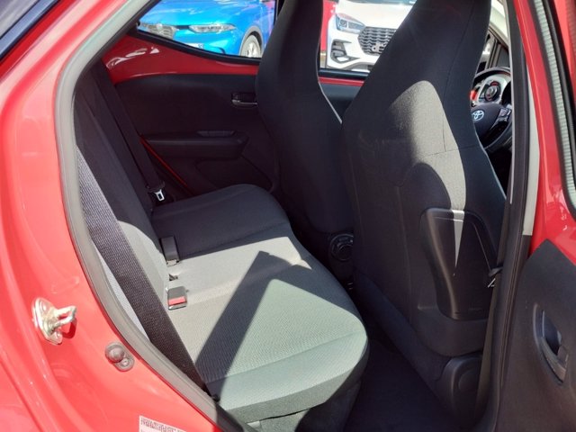 TOYOTA Aygo 5p 1.0 x-play m-mt 72cv
