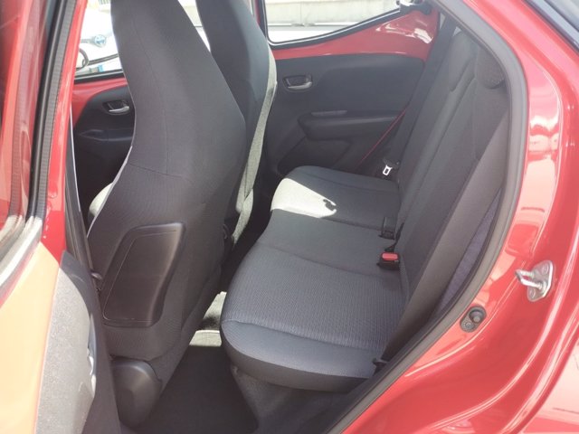 TOYOTA Aygo 5p 1.0 x-play m-mt 72cv