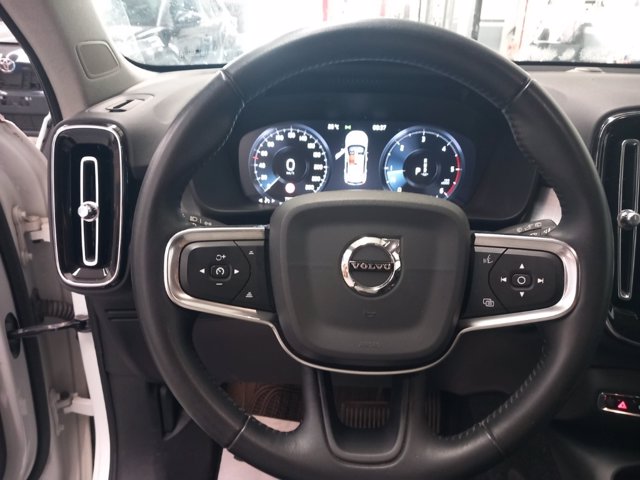VOLVO Xc40 2.0 d3 momentum geartronic my20
