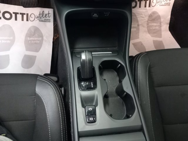 VOLVO Xc40 2.0 d3 momentum geartronic my20