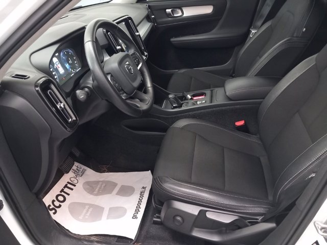 VOLVO Xc40 2.0 d3 momentum geartronic my20