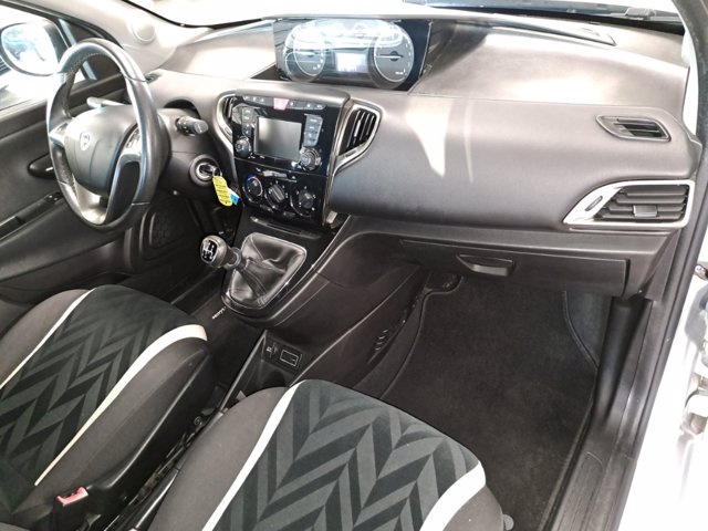 LANCIA Ypsilon 1.2 gold 69cv my16