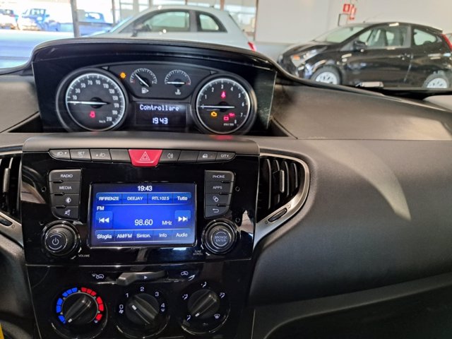 LANCIA Ypsilon 1.2 gold 69cv my16