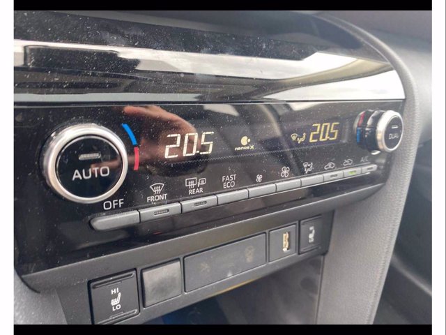 TOYOTA Yaris cross 1.5h lounge fwd 116cv e-cvt