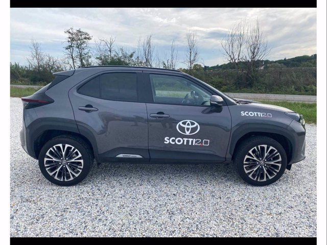 TOYOTA Yaris cross 1.5h lounge fwd 116cv e-cvt