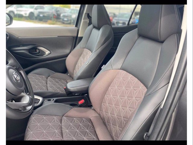 TOYOTA Yaris cross 1.5h lounge fwd 116cv e-cvt