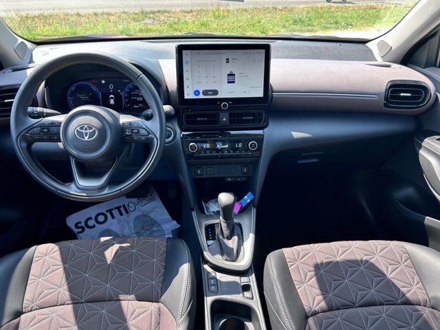 TOYOTA Yaris cross 1.5h lounge fwd 130cv e-cvt
