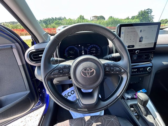TOYOTA Yaris cross 1.5h lounge fwd 130cv e-cvt