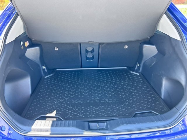 TOYOTA Yaris cross 1.5h lounge fwd 130cv e-cvt