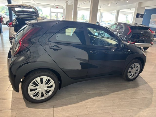 TOYOTA Aygo x 1.0 active 72cv