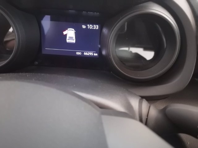 TOYOTA Yaris 1.5h trend