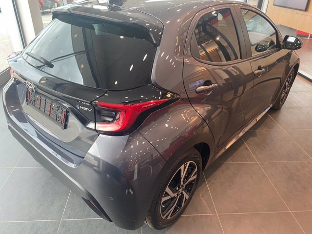 TOYOTA Yaris 1.5h trend