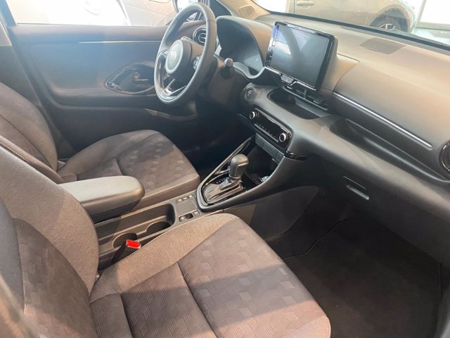 TOYOTA Yaris 1.5h trend