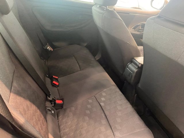 TOYOTA Yaris 1.5h trend